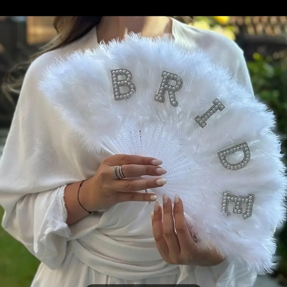 Elegant White Feather Bride Fan